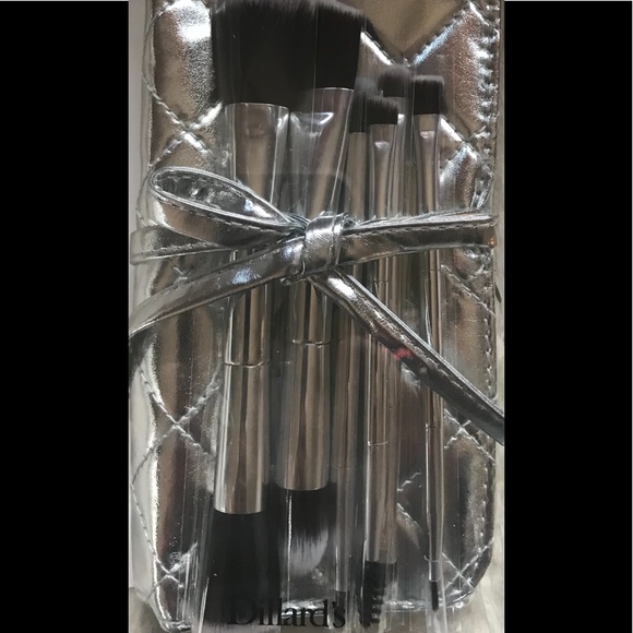 New in Package. 6 Double Eye & Face Brushes w/case - Picture 1 of 4